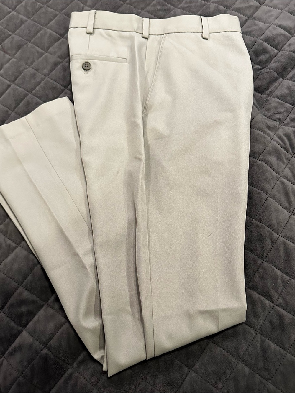 Izod Men's Light Gray Dress Slacks